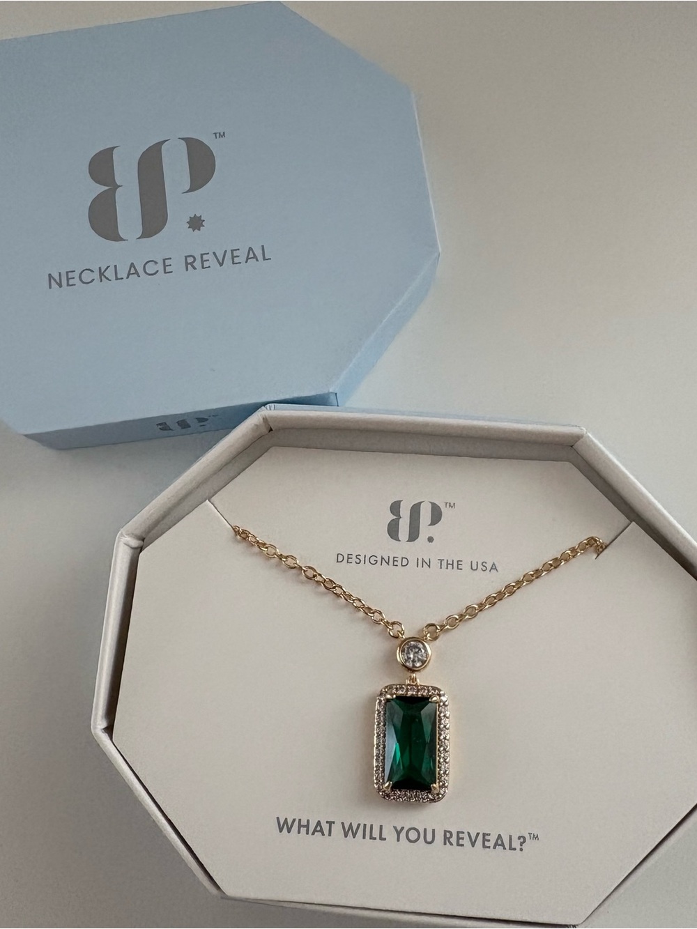 Bomb Party See Me Now Necklace NK50021 Emerald Gold Plating